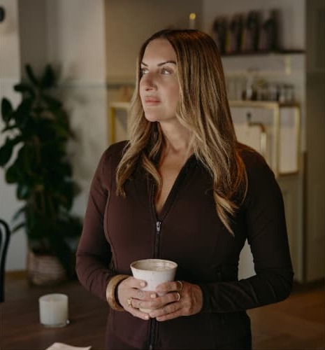 Annika Panotzki med en kopp te